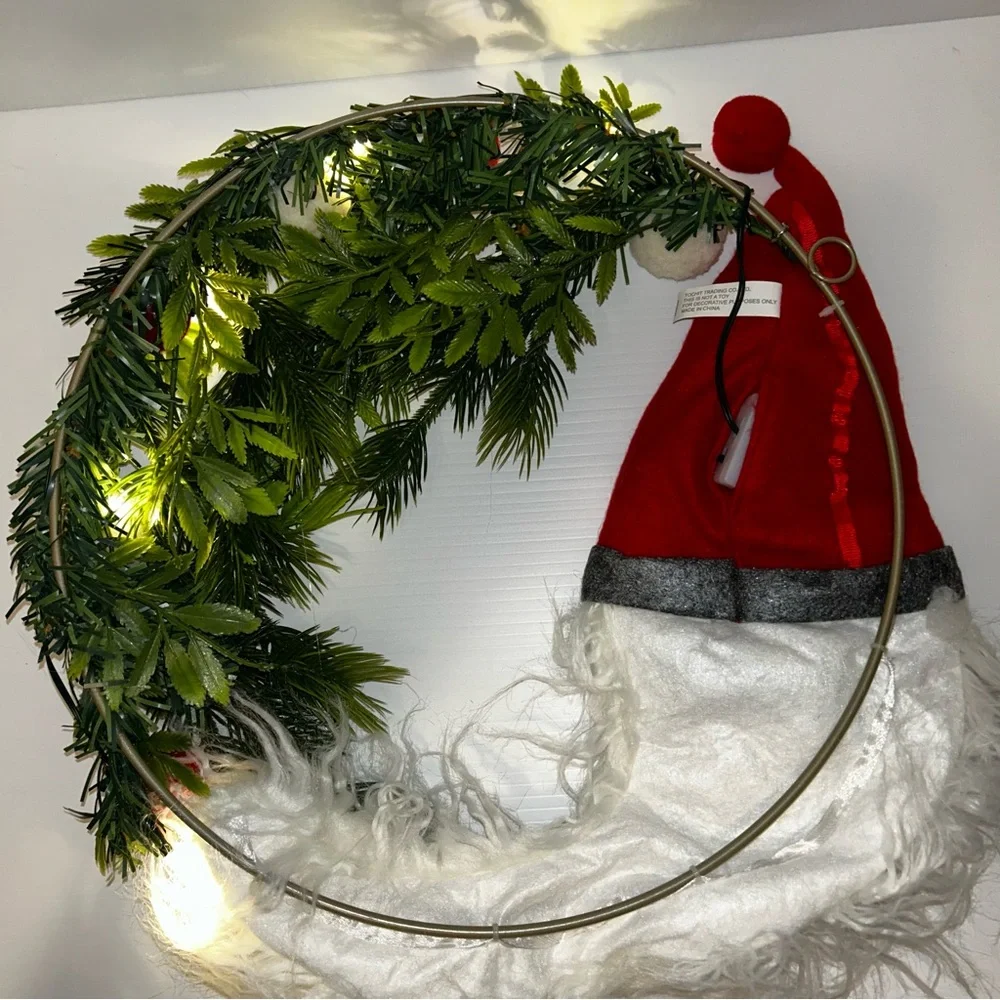 Gnome Light-Up Christmas Wreath